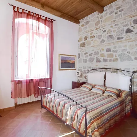 4 Bedroom Gorgeous In Holiday home