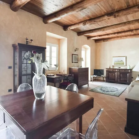 4 Bedroom Gorgeous In Casa vacanze Satriano