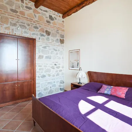 Holiday home 4 Bedroom Gorgeous In