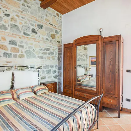 4 Bedroom Gorgeous In Holiday home