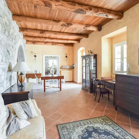 Holiday home 4 Bedroom Gorgeous In Satriano